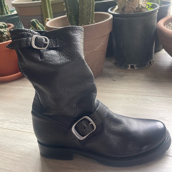 Frye Veronica Shortie boots size 7 - Picture 2 of 8
